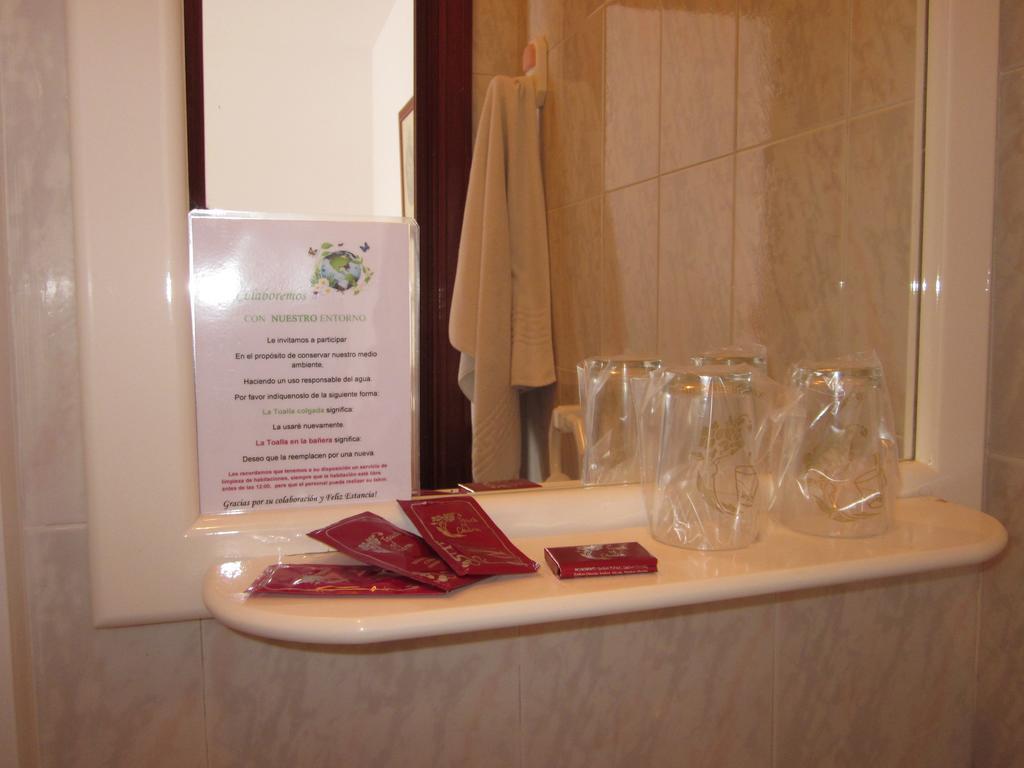Habitaciones Lopez Azcona Noja Szoba fotó